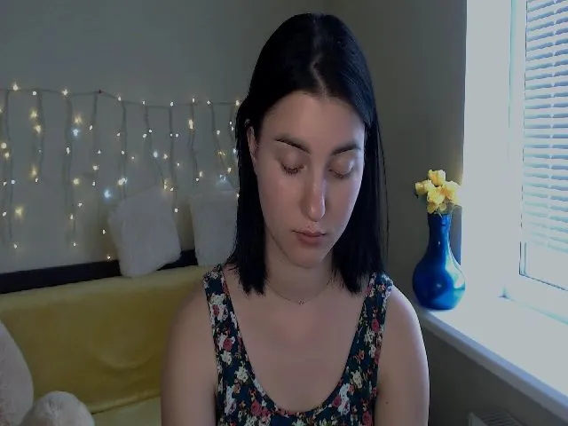 Live sex webcam photo for JenniferGill #252476914