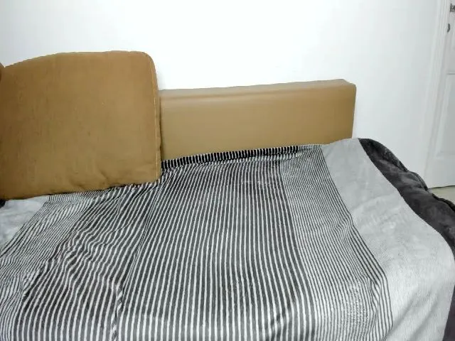 Live sex webcam photo for Jessy4Lovex #258428566