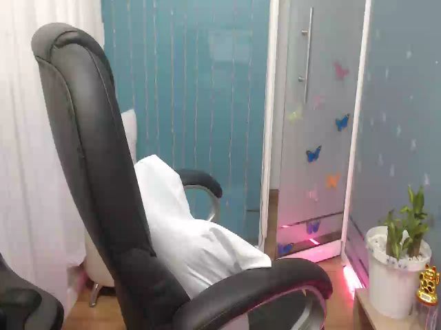 Live sex webcam photo for Anahi_moore #256027543