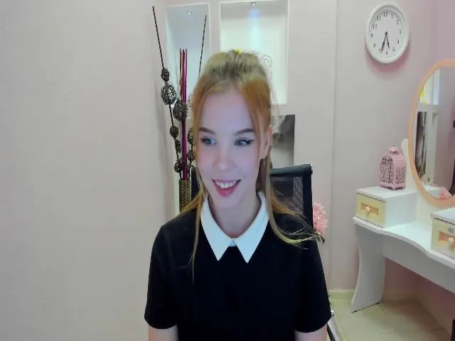 Live sex webcam photo for VeronicaRangy #265286653