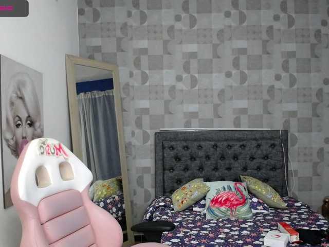 Live sex webcam photo for serena-elle #241428729