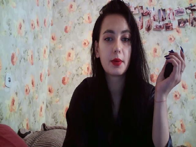 Live sex webcam photo for lolly_hollyy #256246243