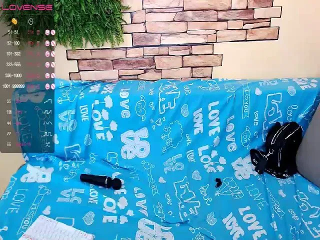 Live sex webcam photo for KiraXO_ #255296149