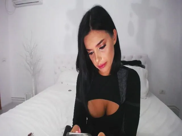 Live sex webcam photo for Mymysterryy24 #256117652