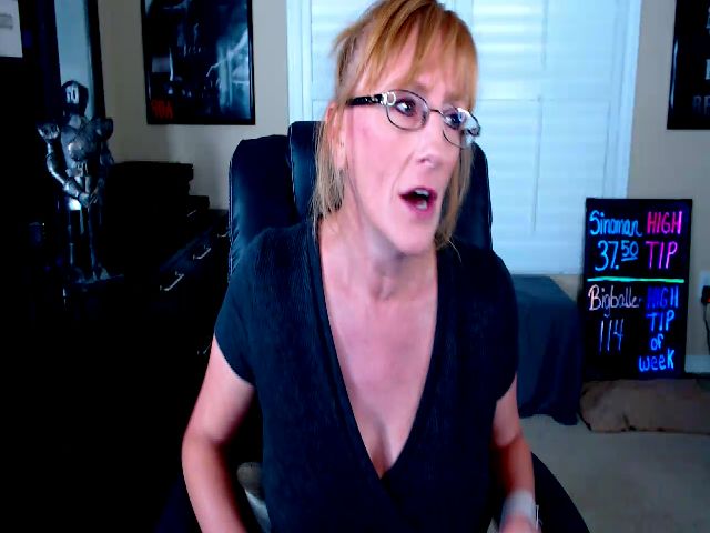 Live sex webcam photo for SummerKnightz #255509480