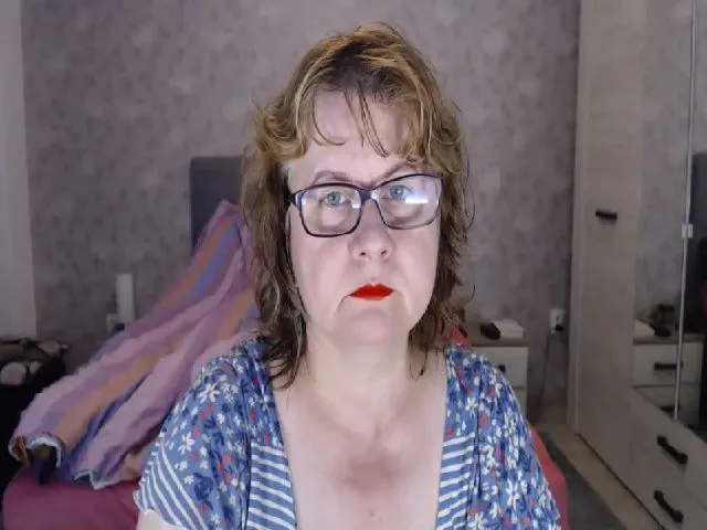 Live sex webcam photo for sweetredroseL #255993485