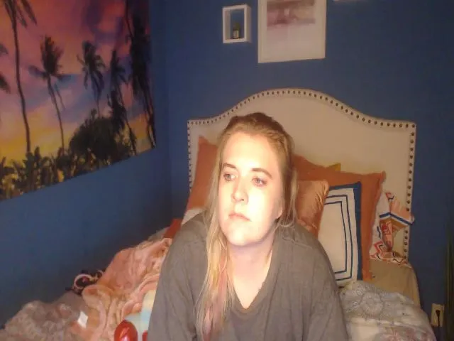 Live sex webcam photo for SnowWhiteXxxx #255553257