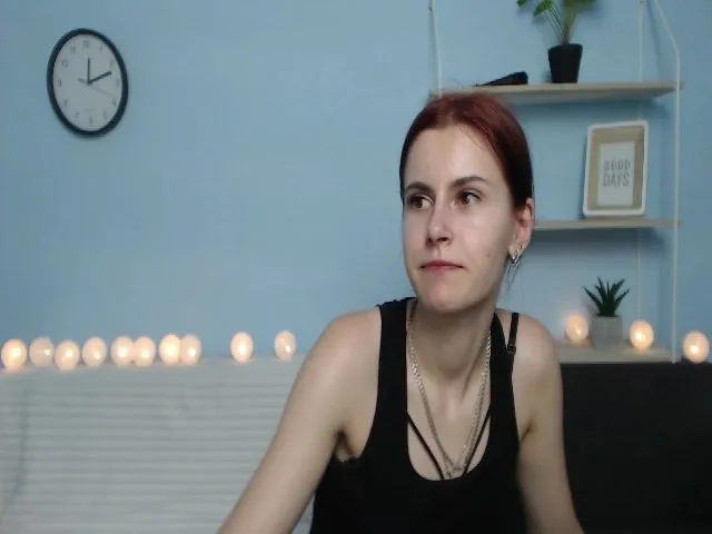 Live sex webcam photo for MollyTravis #263483825