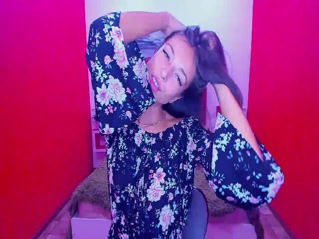 Live sex webcam photo for LucySlim #264738092