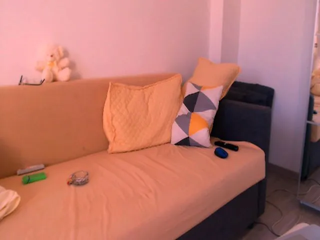 Live sex webcam photo for Isabeladoll #258218888