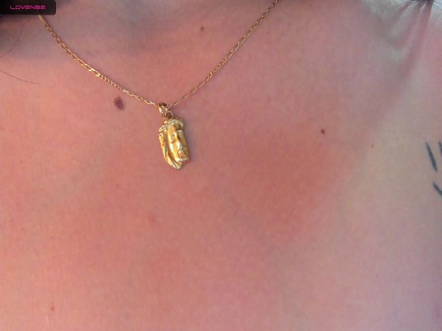 Live sex webcam photo for Ailin_8 #263180017