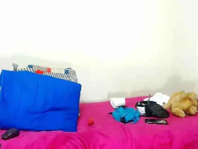 Live sex webcam photo for SpicyQueen86 #263300287