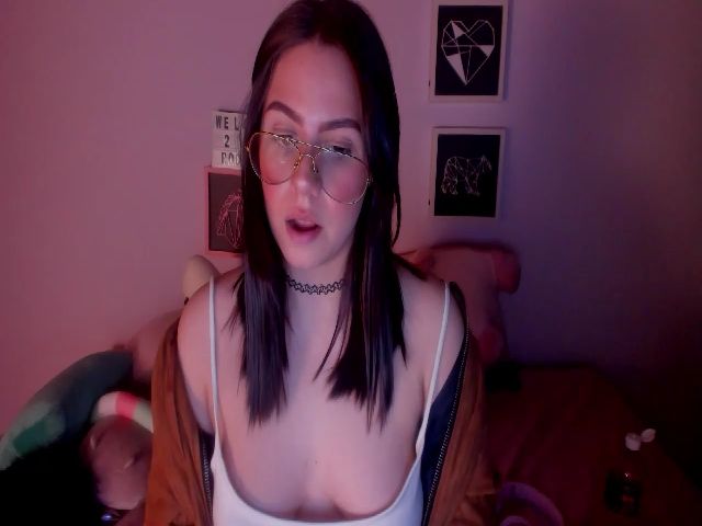 Live sex webcam photo for MAGGIEBRICE_ #253128291