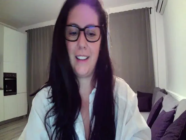 Live sex webcam photo for SILKYWOMAN #261525517