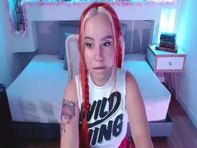 Live sex webcam photo for CiaraWatson #256718805