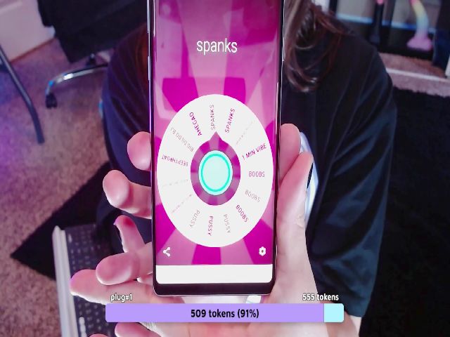 Live sex webcam photo for moonlitfox #259372884