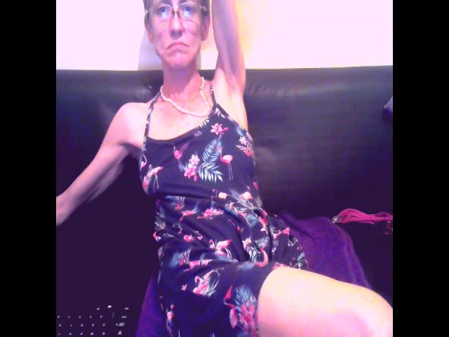 Live sex webcam photo for Sexygeny #252635600