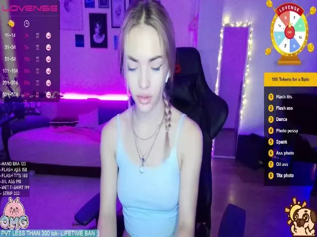 Live sex webcam photo for FunnyMinni #255810761