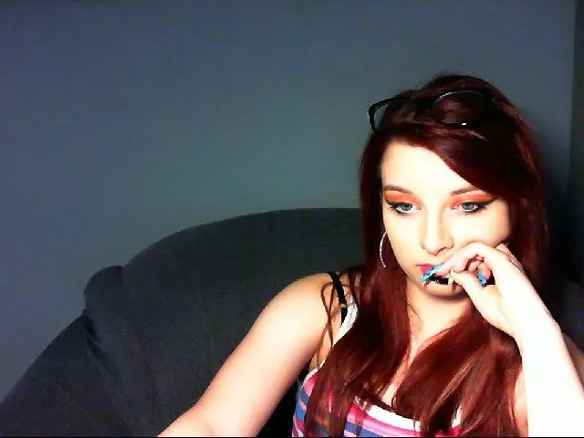 Live sex webcam photo for VirginLuna18 #263798402