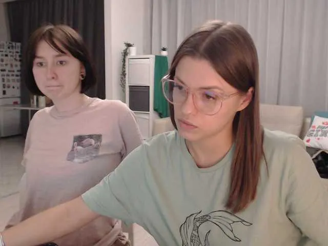 Live sex webcam photo for BugaGirls #241417217