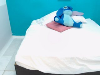 Live sex webcam photo for roxyjordan #240759448