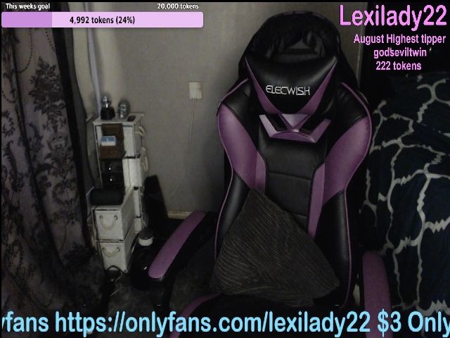 Live sex webcam photo for Lexilady22 #263199791