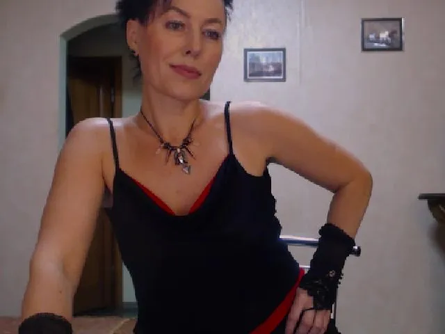 Live sex webcam photo for Elenaza #255144361