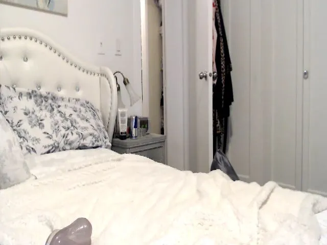 Live sex webcam photo for Charliebellx #265346897