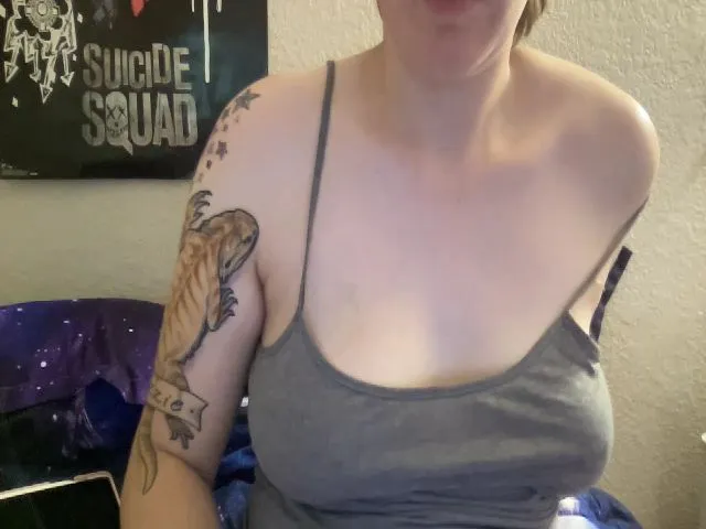 Live sex webcam photo for CandyBurger #262705635