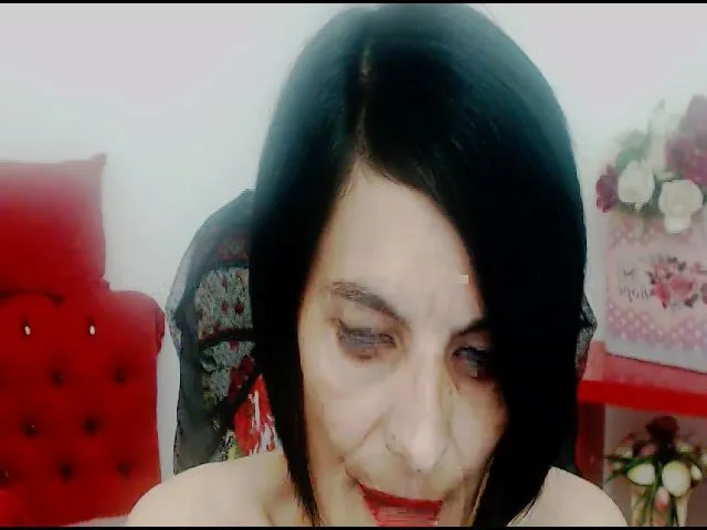Live sex webcam photo for BestBangMilf #260474371
