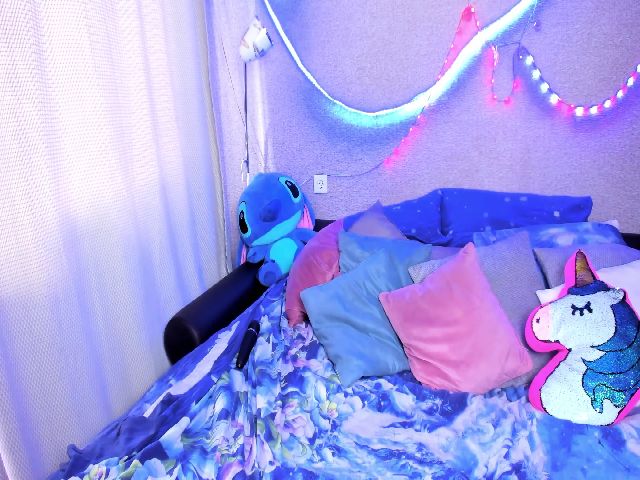 Live sex webcam photo for AiryHiss #264196224