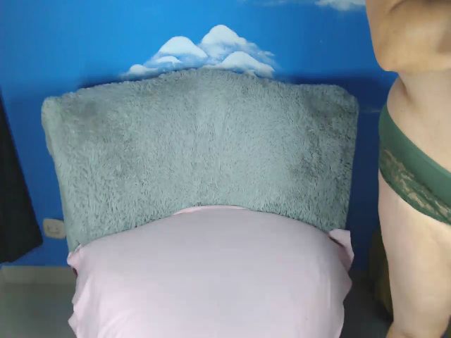 Live sex webcam photo for Valery_sweetf #256702932