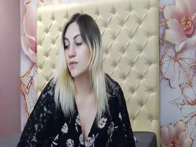 Live sex webcam photo for KristyWalsh #262808935