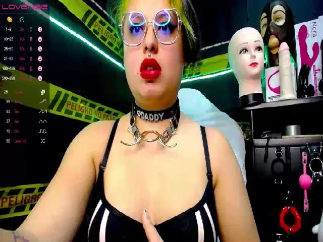 Live sex webcam photo for Rubi_slave #260545189