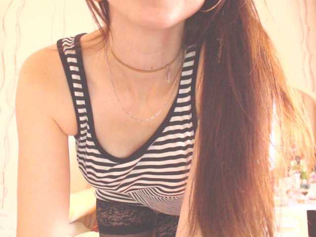 Live sex webcam photo for SexyQueen333 #252742730