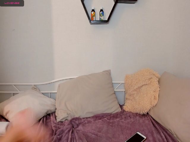 Live sex webcam photo for Emma_Carterr #263002772