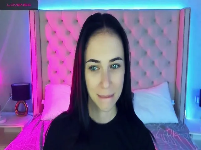 Live sex webcam photo for MilkaBabyDoll #261804278