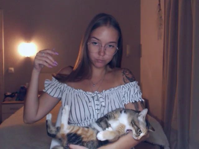 Live sex webcam photo for SylviaOneill #258294623