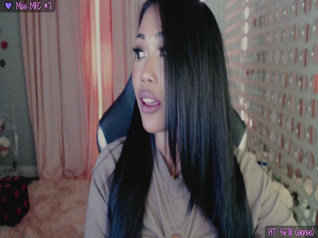 Live sex webcam photo for SinCityVEE #263631343