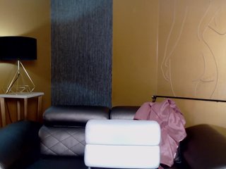 Live sex webcam photo for GigiElliot #240666599