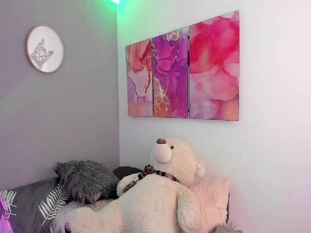 Live sex webcam photo for SaraValennn #255525569