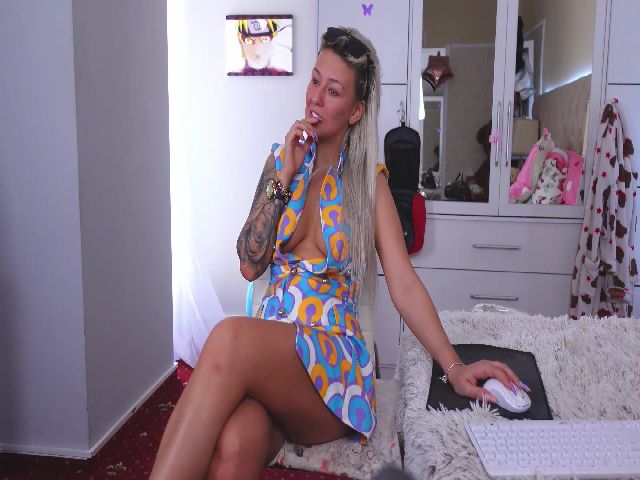 Live sex webcam photo for AliciaRey #253362107