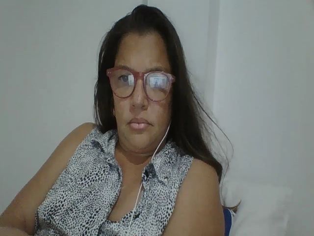 Live sex webcam photo for SweetLola01 #260494418