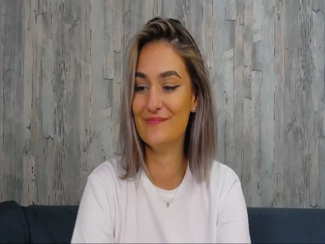 Live sex webcam photo for SecretAmber #255597910