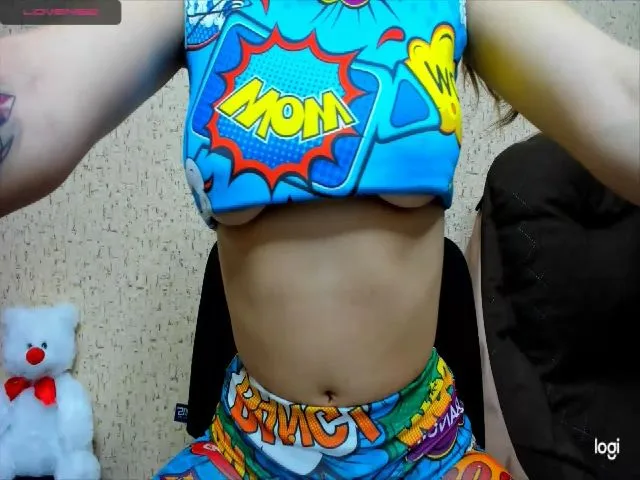 Live sex webcam photo for lilydavra #261842333