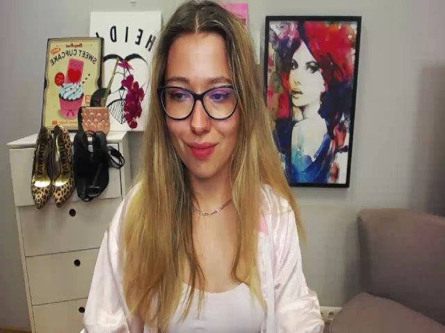 Live sex webcam photo for HeidiFLOWER #264810833