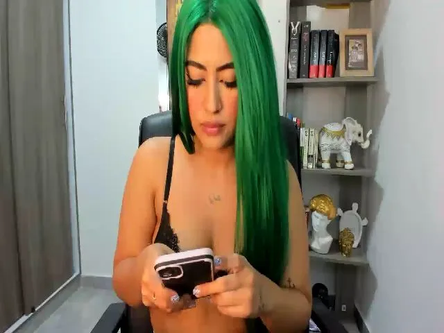 Live sex webcam photo for latina_violet #261182361