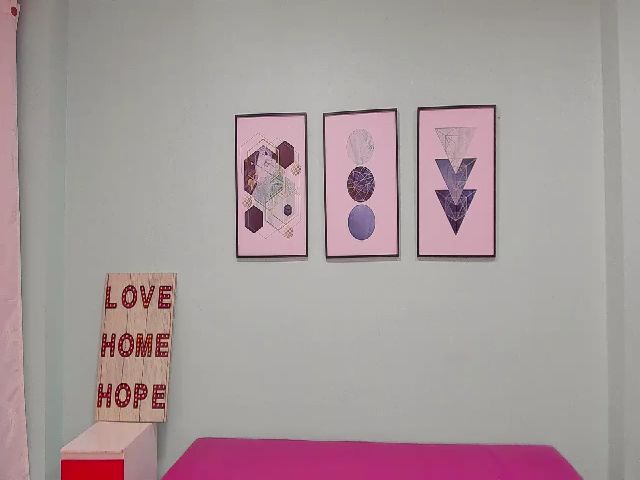 Live sex webcam photo for Ainohacarter #258661392