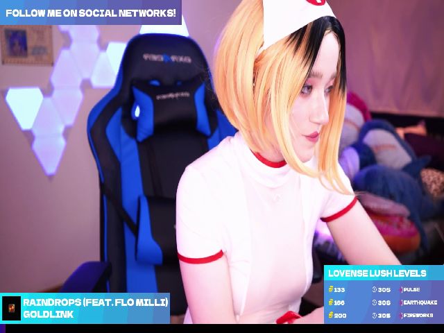 Live sex webcam photo for Annie_may_ #257621744