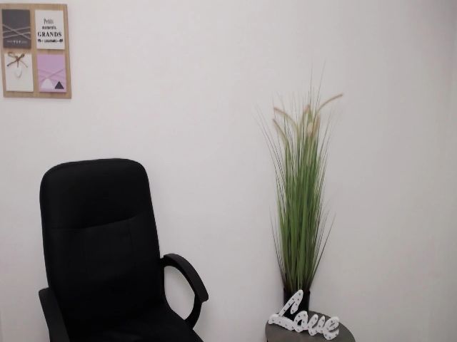 Live sex webcam photo for AliceInks #255638584